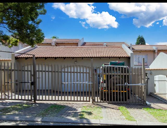 3 BEDROOM TOWNHOUSE RENTED IN FAIRLAND